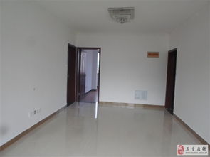 食品公司宿舍學(xué)區(qū)房 三居室與專(zhuān)業(yè)保潔服務(wù)